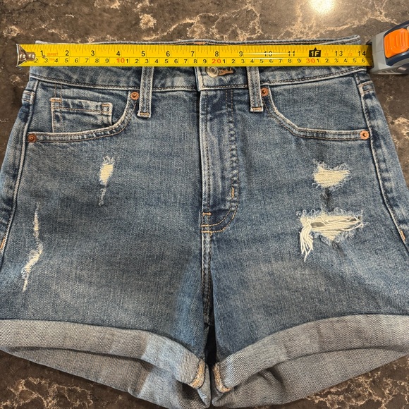 Old Navy High Rise Shorts - Picture 5 of 6